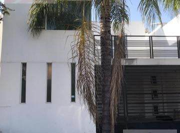 Casa · 137m² · 3 Recámaras · 1 Estacionamiento · Casa en Mitras Poniente Sector Urdiales