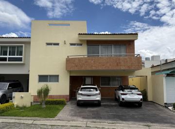 Fachada principal · Casa en Venta | El Manantial, Tlajomulco de Zúñiga