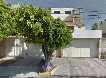 Departamento de 3 habitaciones, Zapopan · Departamento en Renta Cerca de La Uag — 3 Recámaras, 3 Baños Completos, Cochera un Auto!