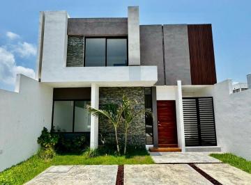 382a356b2820cff514925ccbfc35cef749155197b6a3b06408ba2c126fdd8119 · Casa en Venta en Veracruz Fracc. Lomas de La Rioja con Amplio Jardín
