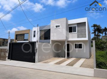 Casa · 135m² · 3 Recámaras · 2 Estacionamientos · Casa Nueva en Venta Muy Cerca del Iest