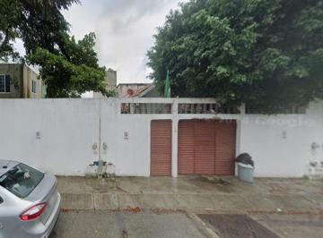 Casa de 4 habitaciones, Solidaridad · Venta de Casa en Mision de Las Flores Playa del Carmen