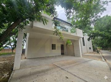 Casa de 4 habitaciones, Saltillo · Casa en Venta – Residencial San Alberto