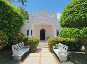 Casa de 4 habitaciones, Mérida · Casona Rosa por Av García Ginerez