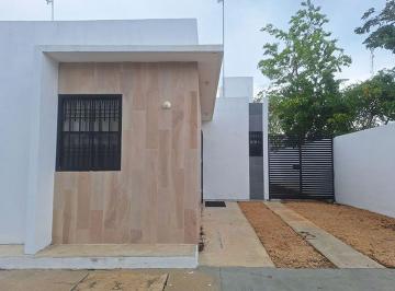 Casa en condominio de 2 habitaciones, Solidaridad · Casa en Renta en Residencial Samala de Solo Nivel con Patio Trasero
