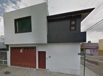 Casa de 5 habitaciones, Irapuato · Venta de Casa en San Roque, Irapuato, Guanajuato.