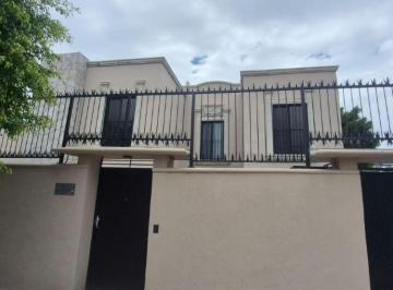 Casa de 8 habitaciones, Querétaro · Casa en Cimatario, Recién Remodelada