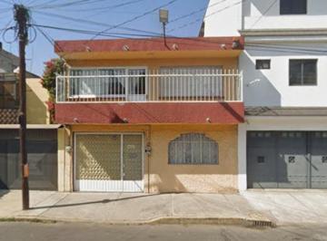 Casa de 2 habitaciones, Iztapalapa · Casa en Venta en Escuadrón 201