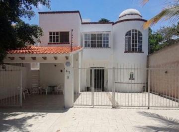 Casa de 3 habitaciones, Benito Juárez · En Venta Casa con Alberca Privada en Sm 19 | 3 Recámaras + Cuarto de Servicio | Seguridad 24/7