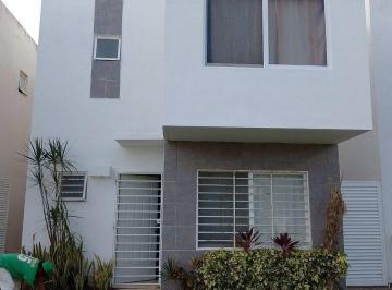 Casa · 116m² · 3 Recámaras · 3 Estacionamientos · Casa en Jardines del Sur 2 / Home in Jardines del Sur 2
