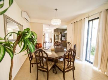 Casa en condominio · 145m² · 3 Recámaras · 1 Estacionamiento · Casa en Condominio de 126 m² con 3 Recámaras en Renta en Zirándaro
