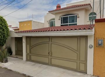 Casa de 4 habitaciones, Querétaro · Venta de Casa en Colinas del Cimatorio, Queretaro.