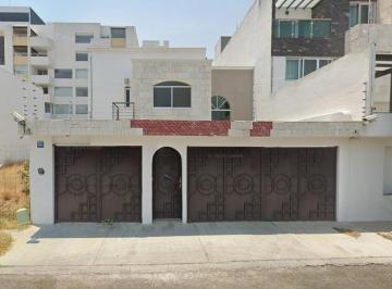 Casa de 2 habitaciones, Querétaro · Venta de Casa en Colinas del Cimatorio, Queretaro.