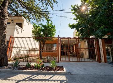 Casa · 200m² · 3 Recámaras · 1 Estacionamiento · 0122 - Casa en Venta en La Anahuac, San Nicolás de Los Garza.
