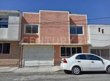 Casa · 118m² · 4 Recámaras · 2 Estacionamientos · Venta de Casa Sagitario VII
