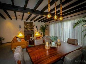 Casa · 250m² · 3 Recámaras · 2 Estacionamientos · Casa en Renta con 200 m² de Terreno y 3 Recámaras en San Miguel de Allende