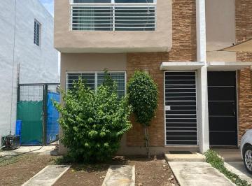 Casa · 60m² · 2 Recámaras · 2 Estacionamientos · Casa en Renta, Sin Muebles en Renta