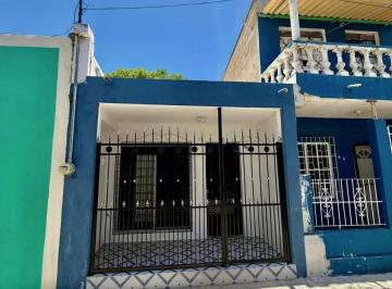 Casa · 2 Recámaras · Bonita Casa Céntrica a Pasos de Av López Mateos, Barrio de San Román, Campeche