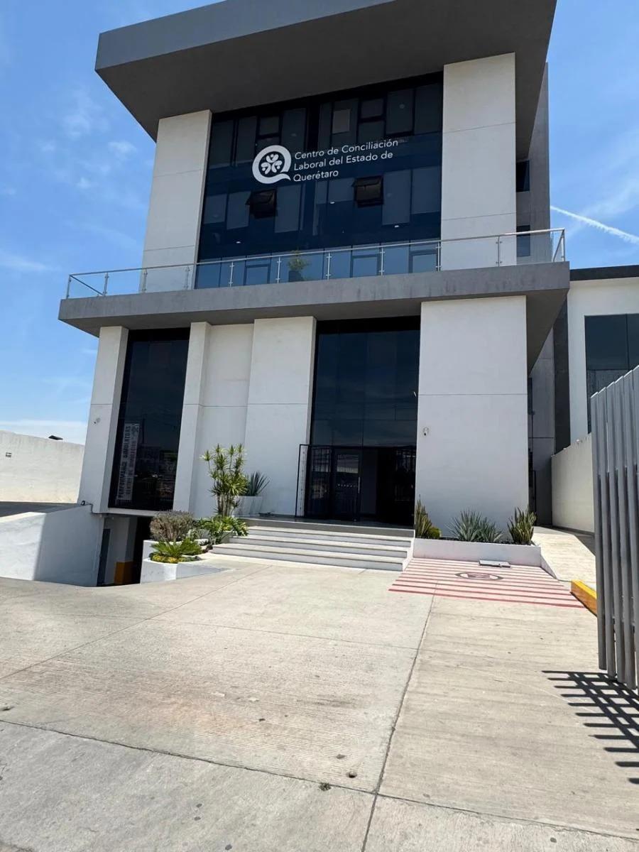 Office for Rent on Blvd. Bernardo Quintana Arrioja, Querétaro