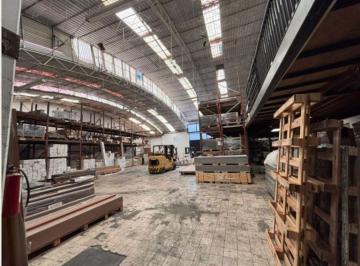 Bodega comercial · 3832m² · 5 Recámaras · 10 Estacionamientos · Bodega en Venta en Iztacalco con Locales Comerciales y Cerca del Estadio Gnp