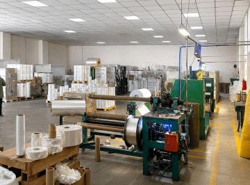 bf800a6b8e965e46e92439dd1963e7fbcb5de45ed04af31d46b175198a595519 · Bodega en Venta Sobre Federalismo Norte | 680 m² | Ubicación Estratégica