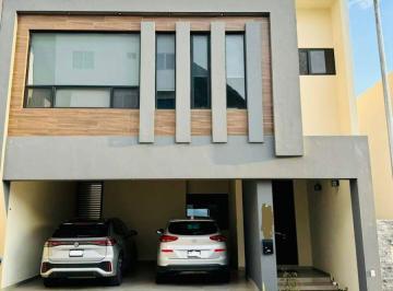 Casa de 3 habitaciones, Monterrey · Casa en Renta Fraccionamiento Privado, Vistalta Zona Sur