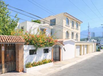Casa de 4 habitaciones, Monterrey · Casa en Venta en Monterrey Nuevo Leon