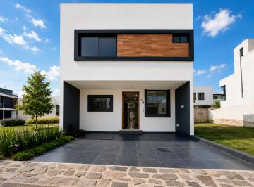 Casa de 3 habitaciones, Zapopan · Casa en Venta Valle Imperial