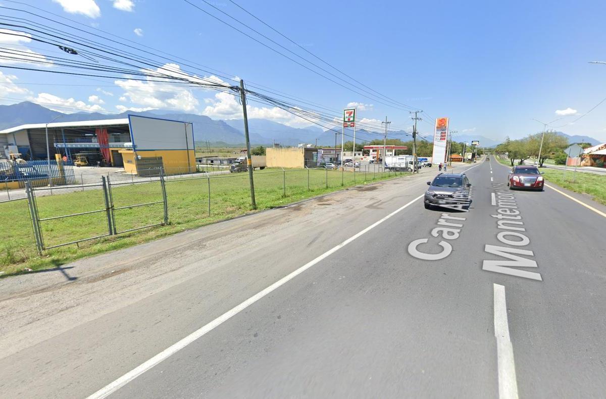 Renta Terreno Comercial de 1,800 m&sup2; y 60 m. de Frente Zona El Blanquillo Sobre Carretera Nacional