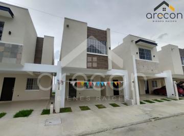 Casa · 116m² · 3 Recámaras · 2 Estacionamientos · Casa en Venta en Fracc Vista Laguna, Monte Alto Altamira