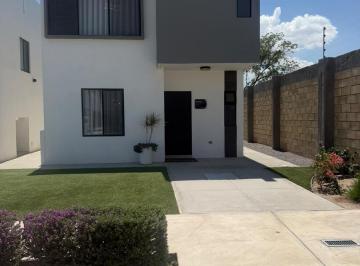 Casa · 110m² · 3 Recámaras · 2 Estacionamientos · Casa en Venta Modelo Nogal en Pedregal del Valle, Torreon, Coah