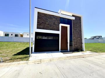 Casa · 216m² · 4 Recámaras · 2 Estacionamientos · Casa en Venta en Punto Lomas Riviera Veracruzana Alvarado Veracruz