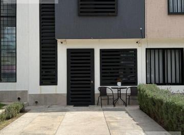 Casa · 70m² · 2 Recámaras · 1 Estacionamiento · Cabo Metropolitano en Privada con Casa Club