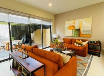 Casa · 187m² · 3 Recámaras · 2 Estacionamientos · Casa en Venta Zibata, Cuarto de Lavado, Sala de Tv