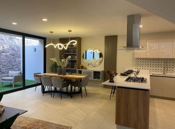 Casa · 150m² · 2 Recámaras · 3 Estacionamientos · Casa en Venta Zibata, Sala de Tv, Acabados de Lujo.