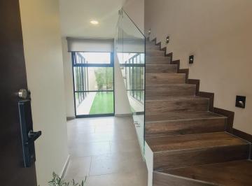 Casa · 147m² · 3 Recámaras · 2 Estacionamientos · Casa en Venta El Refugio, Jardín Amplio, Recámara en P/b, Sala de Tv