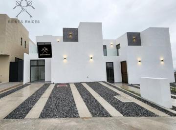Casa · 128m² · 3 Recámaras · 2 Estacionamientos · Casa en Venta Meseta, Terraza, Recámara P/b, Acabados de Mármol
