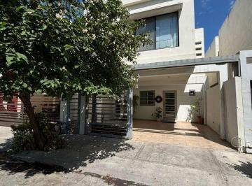 Casa de 3 habitaciones, General Escobedo · En Venta Casa Frente a Parque Semiamueblada en Colonia Privada Escobedo N. L.
