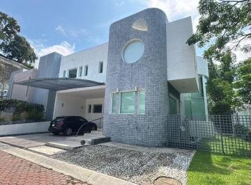 Casa en condominio de 4 habitaciones, Zapopan · Casa en Renta en Zapopan en Fraccionamiento Privado Sobre Naciones Unidas