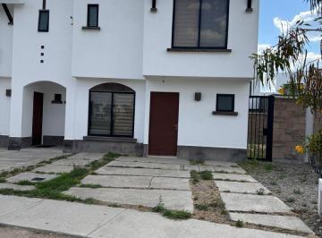 Casa de 4 habitaciones, León · Casa en Renta Lugano