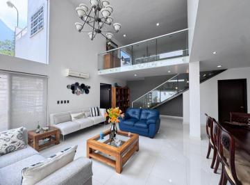 Casa de 3 habitaciones, Monterrey · Casa con Doble Altura en Venta en Cumbres Mediterráneo