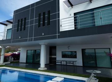 Casa de 4 habitaciones, Chapala · Casa con 830 m² de Terreno y 4 Recámaras en Venta en Vista del Lago