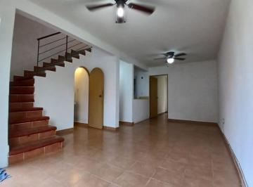 Sala · Casa con Alberca en Renta en Lomas de Tzompantle