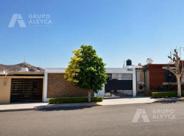 Casa · 111m² · 3 Recámaras · 1 Estacionamiento · Casa en Colonia Arquitectos