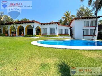 Venta de casa en el Club de Golf Santa Fe, Xochitepec · Venta de Casa en El Club de Golf Santa Fe, Xochitepec, Morelos…clave 4867