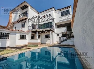Casa · 427m² · 3 Recámaras · 4 Estacionamientos · Venta de Casa Sola en El Fracc. Brisas, Temixco, Morelos…clave 5954