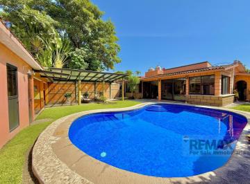 Casa · 305m² · 3 Recámaras · 2 Estacionamientos · Casa en Venta 1 Nivel, Privada con Vigilancia, Palmira, Cuernavaca…clave 6125