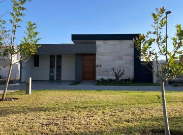 Casa de 3 habitaciones, León · Casa en Venta un Piso Lomas del Molino