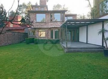 Casa · 429m² · 3 Recámaras · 6 Estacionamientos · Casa en Venta en Lomas de Vista Hermosa
