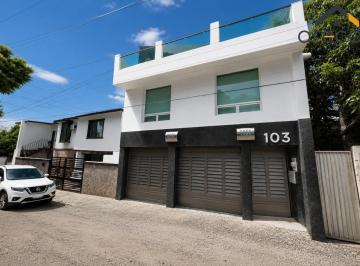 Casa · 367m² · 3 Recámaras · 2 Estacionamientos · Casa en Venta Muy Cerca de Tec y Altama